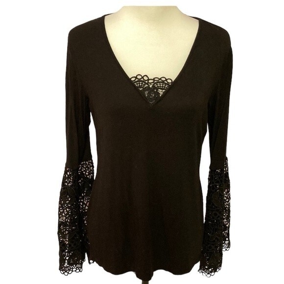 Peter Nygard black cotton/poly blouse with open weave trumpet sleeves. - Picture 1 of 5